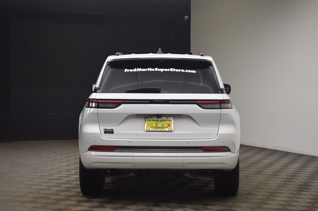 new 2026 Jeep Grand Cherokee car, priced at $47,806