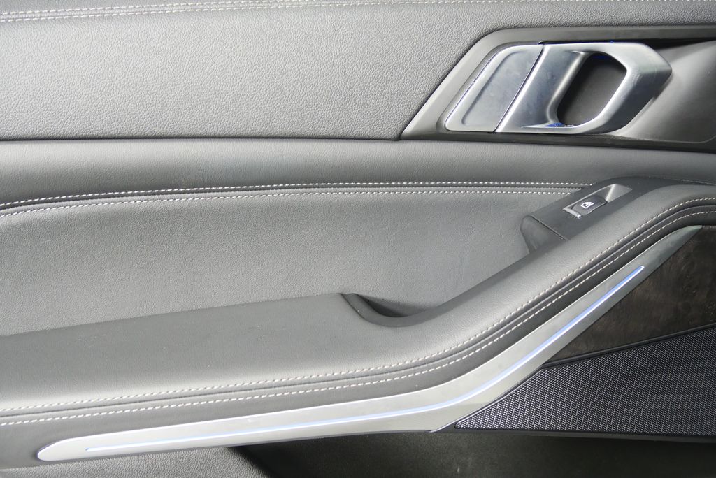Thumbnail: 2022 BMW X5 - 13
