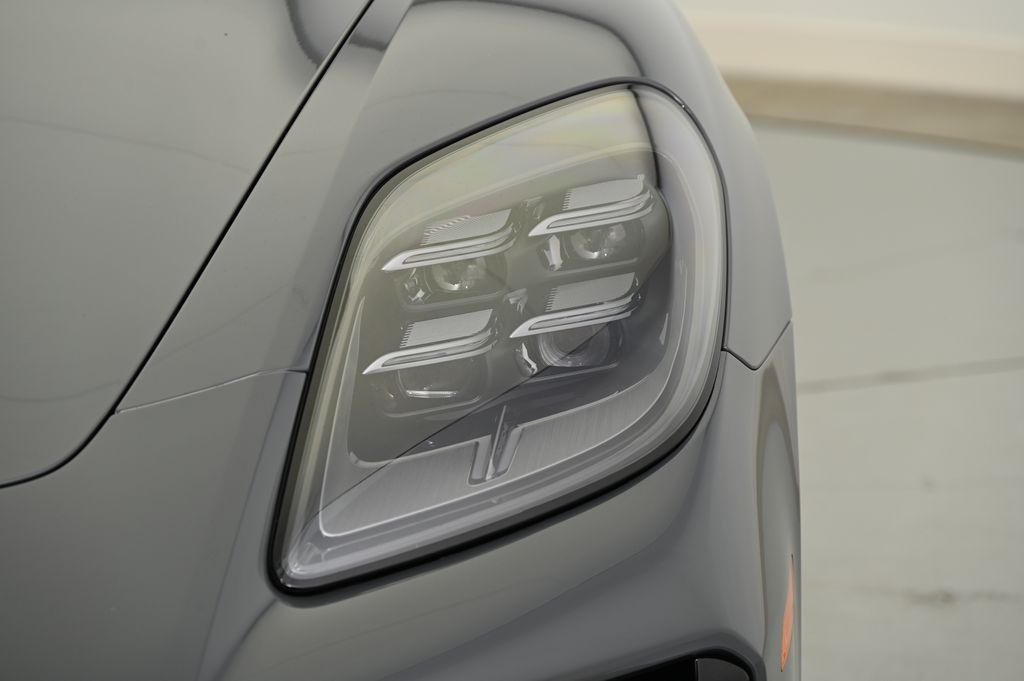 Thumbnail: 2025 Porsche Panamera - 11