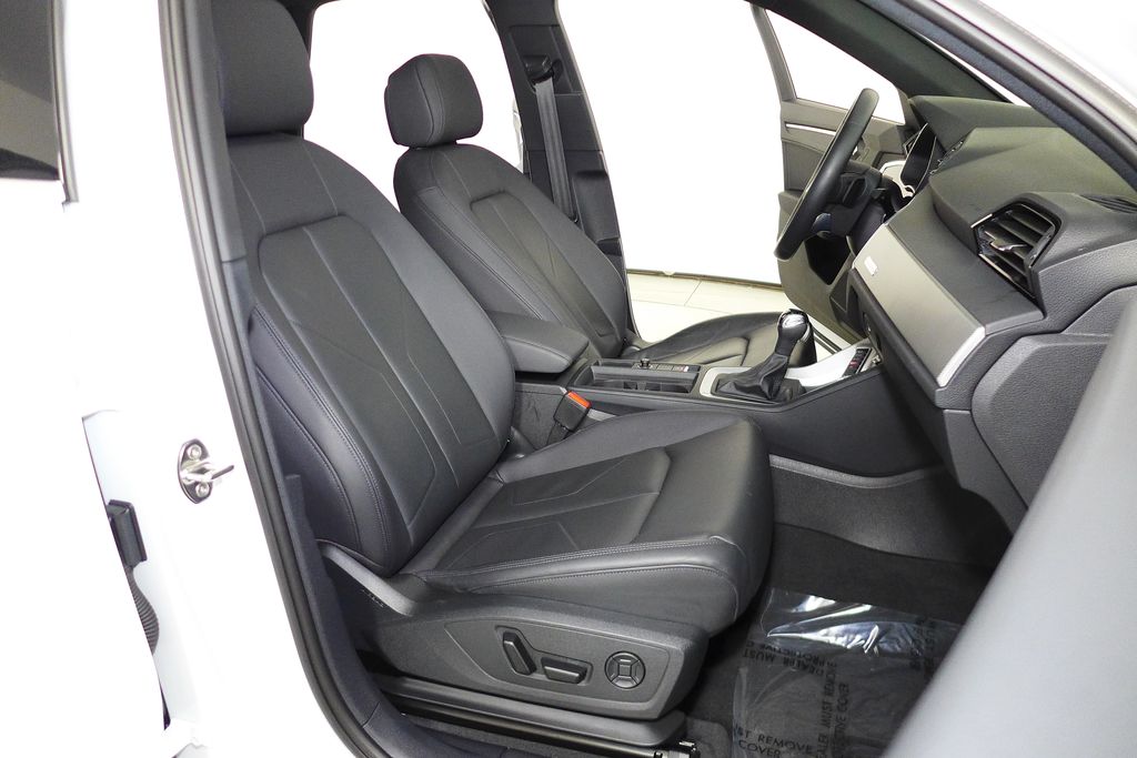 Thumbnail: 2023 Audi Q3 - 19