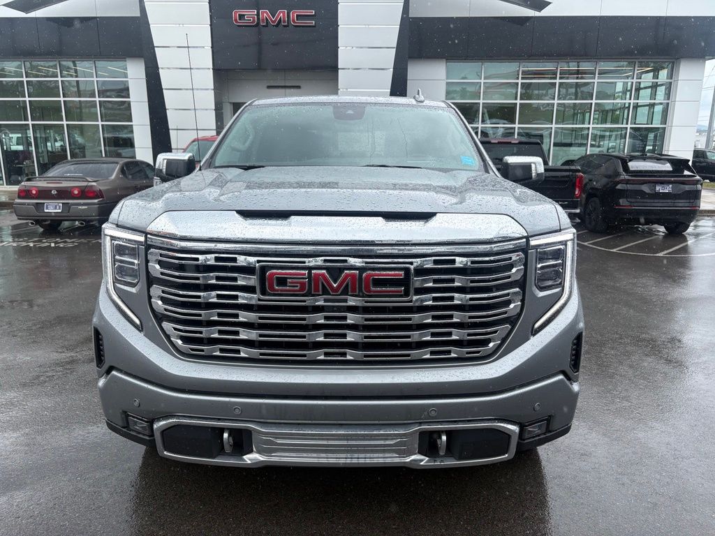 Used 2024 Silver GMC Denali image 3