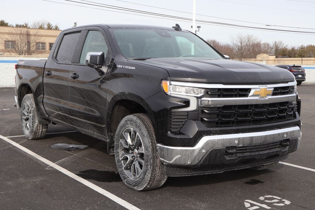 2025 Chevrolet Silverado 1500 LT 3