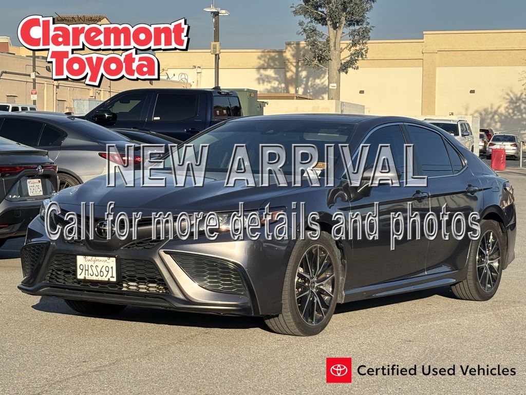 2024 Toyota Camry SE FWD