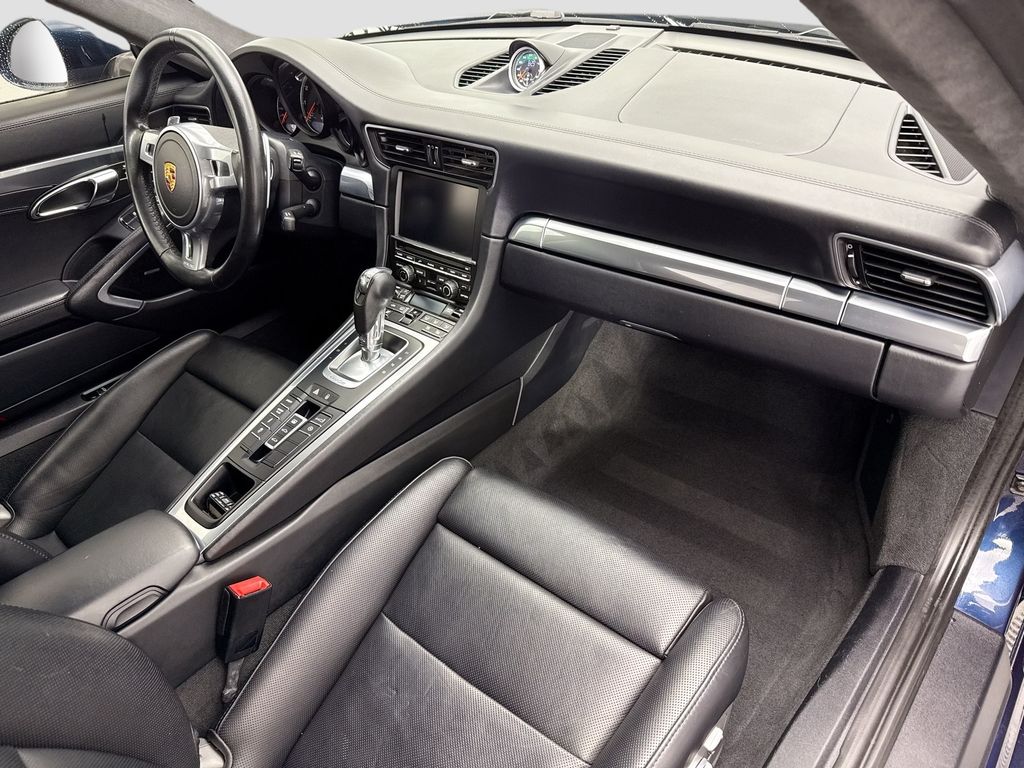 Thumbnail: 2016 Porsche 911 - 20