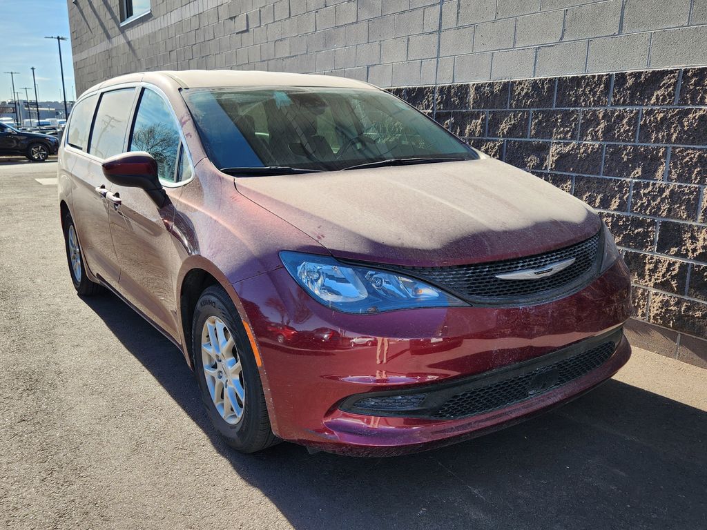 2023 Chrysler Voyager LX