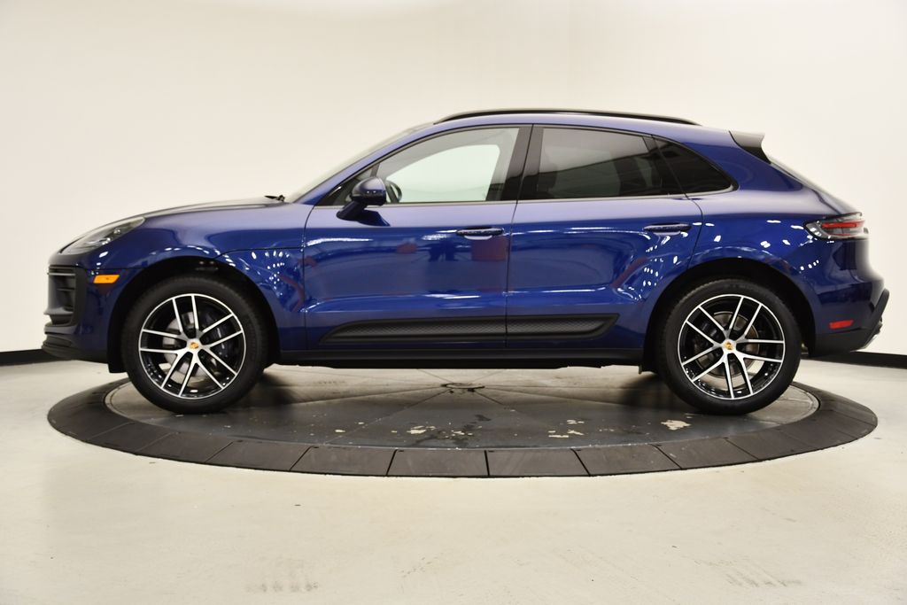 Thumbnail: 2025 Porsche Macan - 2