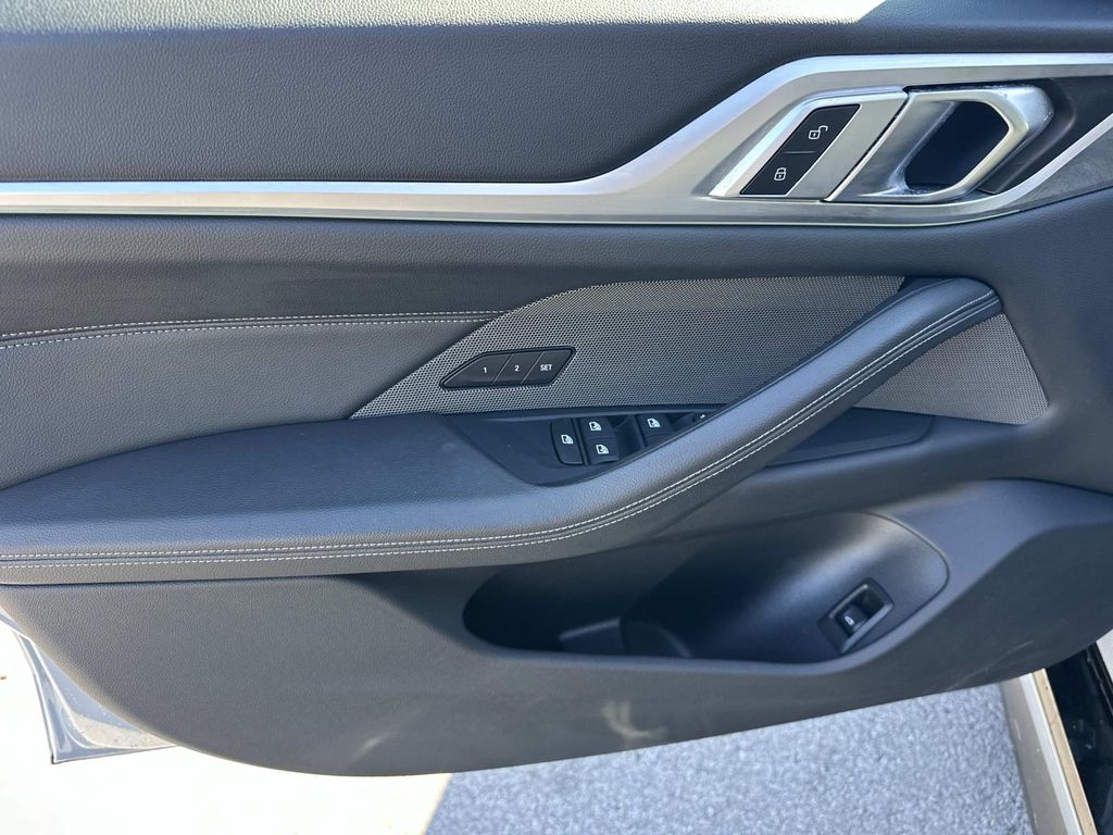 Thumbnail: 2025 BMW 4 Series - 30