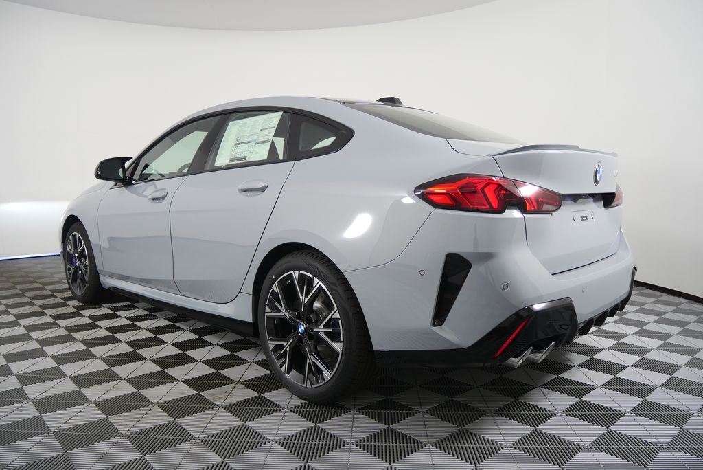 Thumbnail: 2026 BMW 2 Series - 5