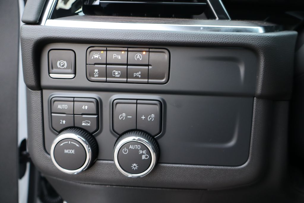 2025 Chevrolet Tahoe LS photo