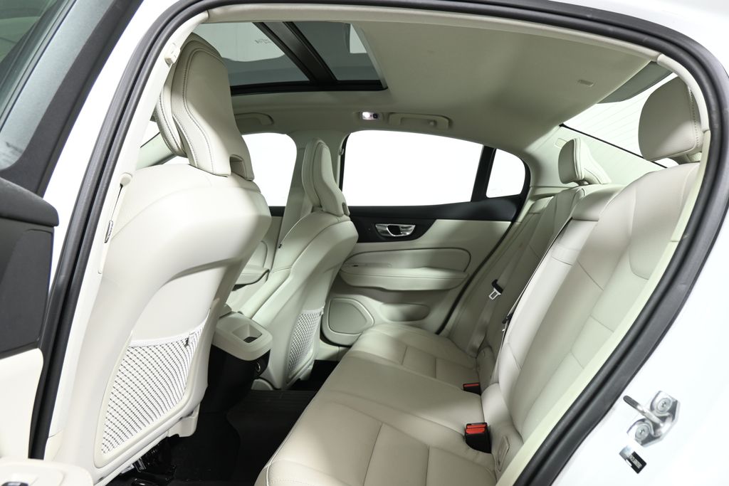 Thumbnail: 2020 Volvo S60 - 6