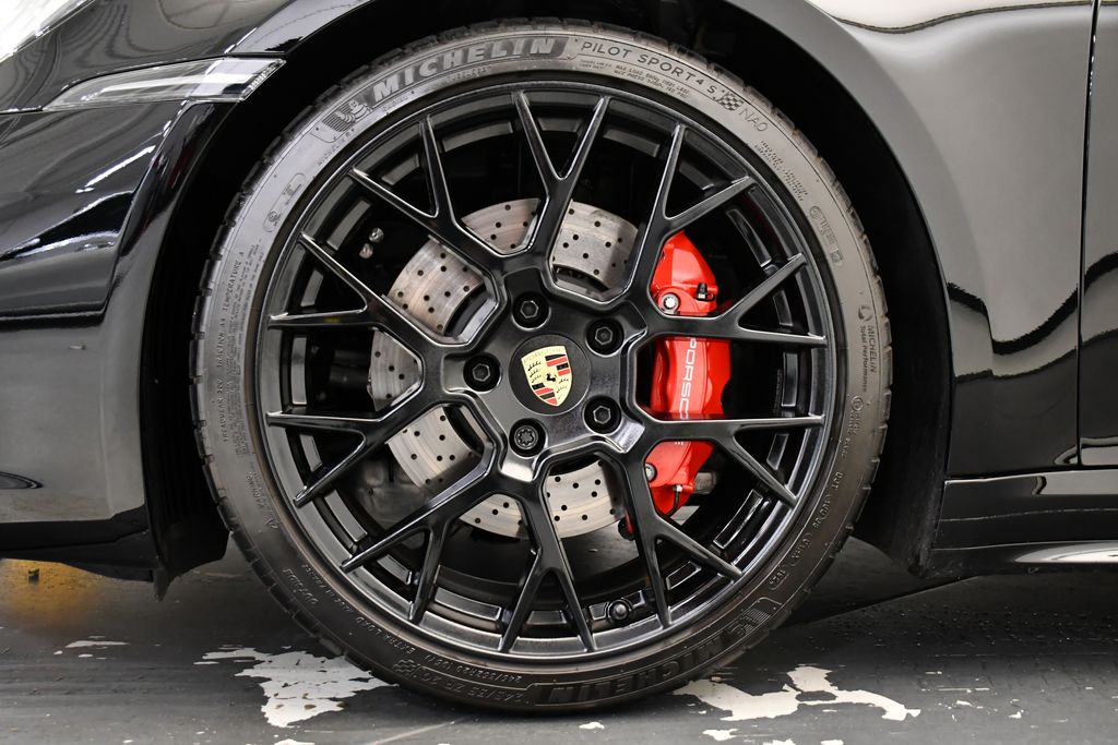 Thumbnail: 2024 Porsche 911 - 16