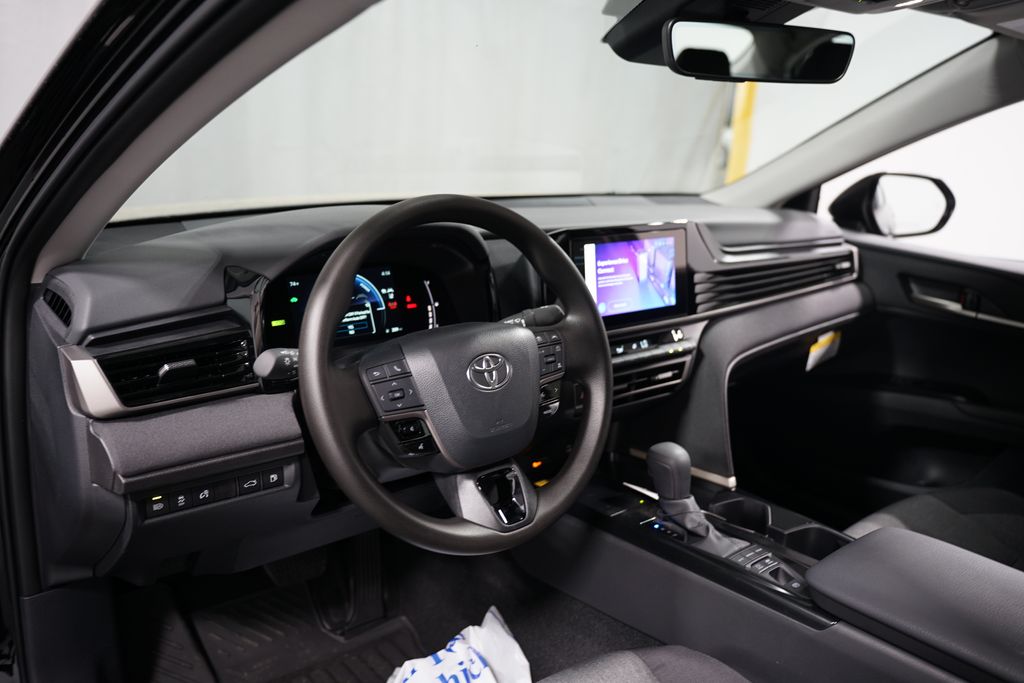 2025 Toyota Camry LE 11