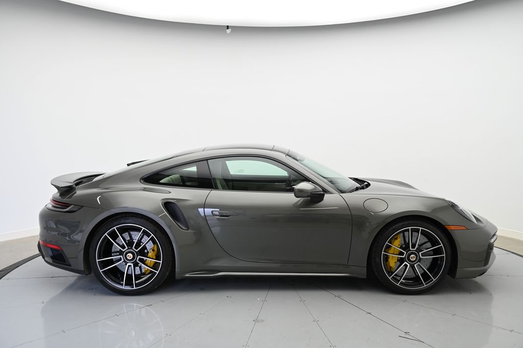 2021 Porsche 911 Turbo S 2