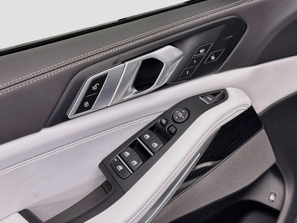 Thumbnail: 2026 BMW X5 - 22