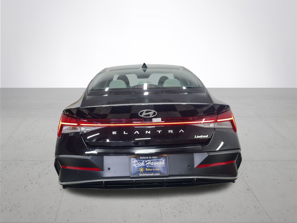 2024 Hyundai Elantra Limited