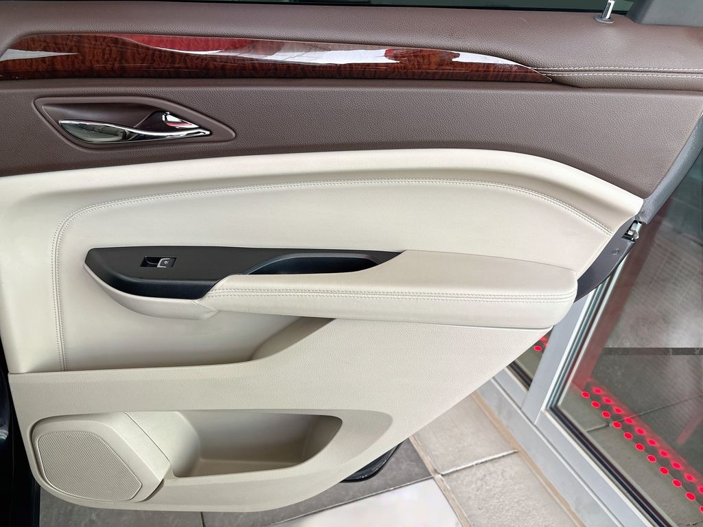 Thumbnail: 2015 Cadillac SRX - 27