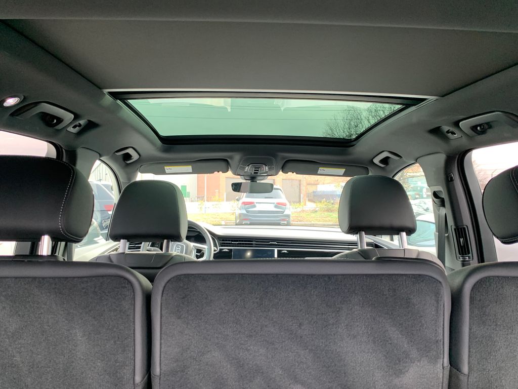 Thumbnail: 2025 Audi Q7 - 19