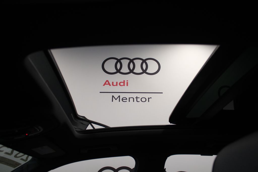 Thumbnail: 2025 Audi SQ5 - 13