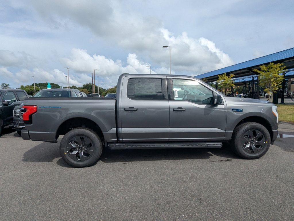 2025 Ford F-150 Lightning Flash