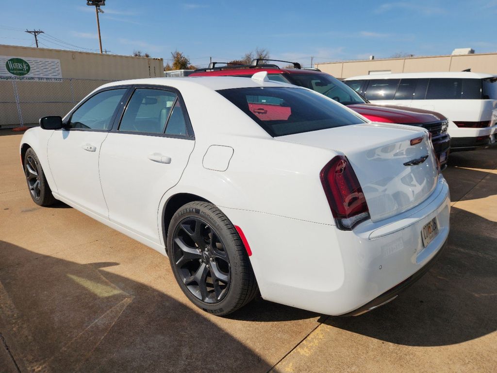 2023 Chrysler 300 S 2