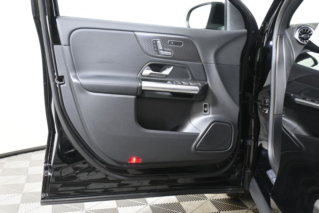 Thumbnail: 2025 Mercedes-Benz GLA - 24