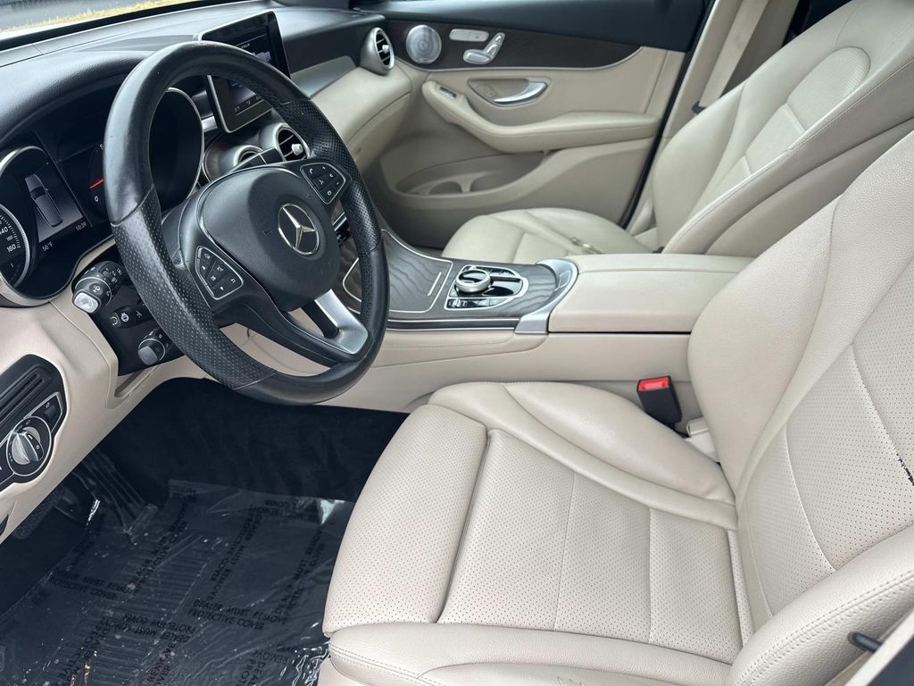 Thumbnail: 2018 Mercedes-Benz GLC - 28