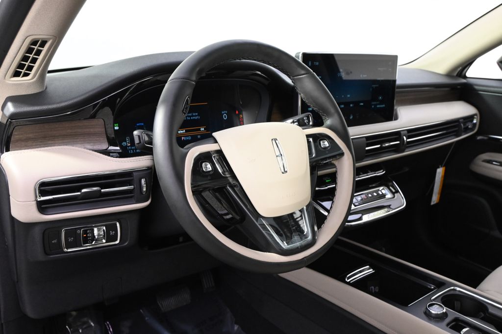 New 2026 White Lincoln Reserve image 12