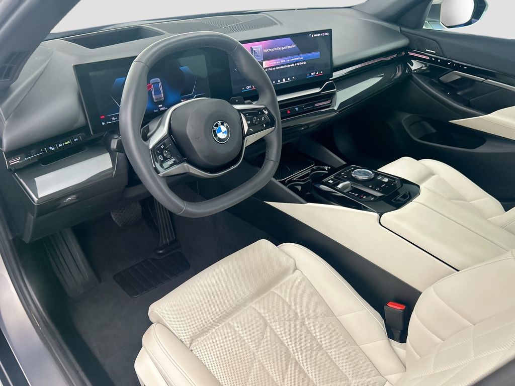 Thumbnail: 2025 BMW 5 Series - 4