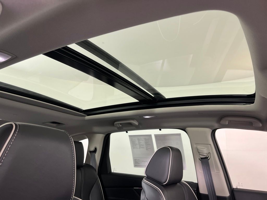 Thumbnail: 2023 Acura MDX - 5