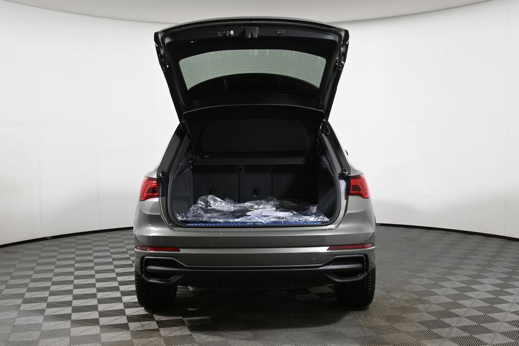 Thumbnail: 2025 Audi Q3 - 29