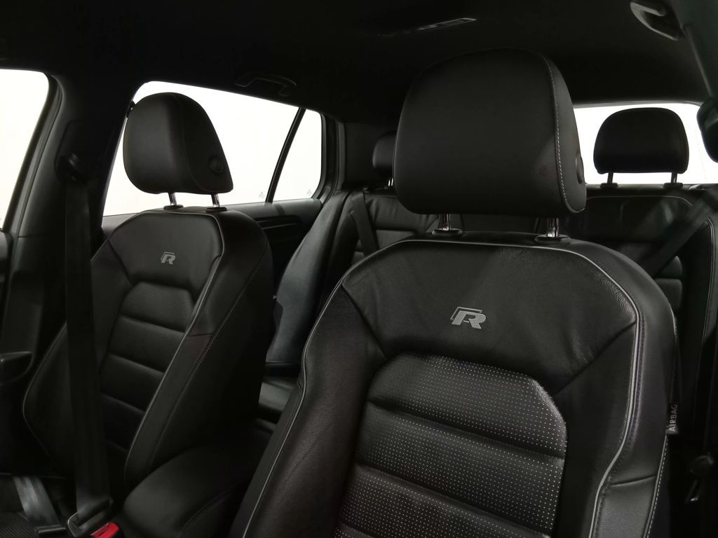 2019 Volkswagen Golf R 2.0T w/DCC & Navigation