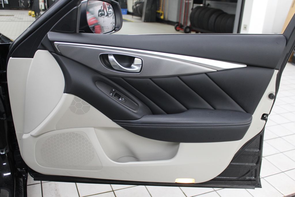 Thumbnail: 2014 INFINITI Q50 - 25
