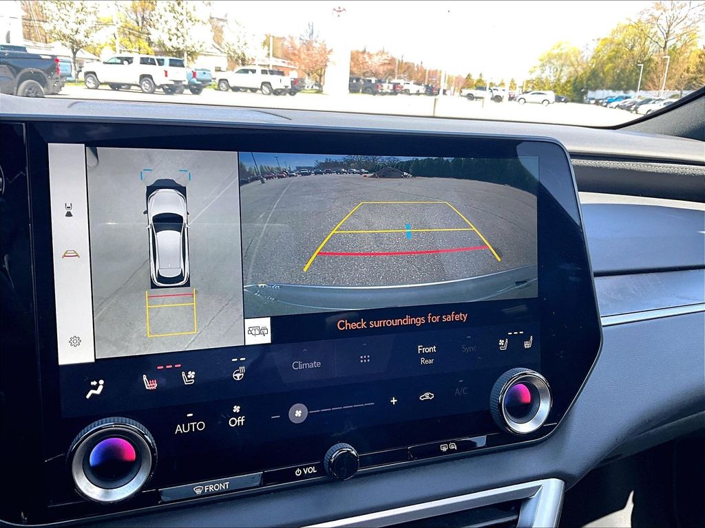 2025 Lexus RX — photo 19