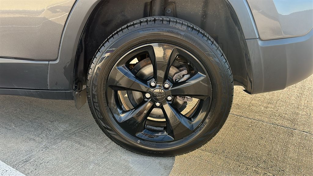 2020 Jeep Cherokee Latitude Plus Gray at South Houston Nissan