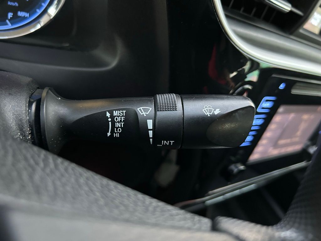 Thumbnail: 2018 Toyota Corolla - 20