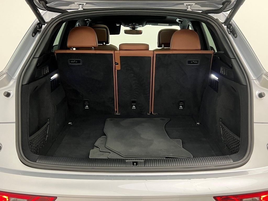 Thumbnail: 2023 Audi Q5 - 10