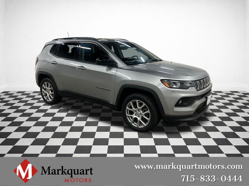 Billet Silver Metallic Clearcoat 2022 Jeep Compass Latitude Lux 4WD SUV / Crossover Four-Wheel Drive 9-Speed Automatic
