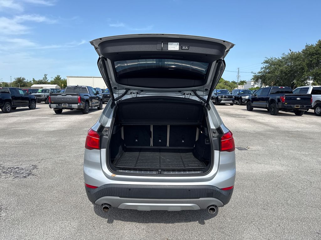 Used 2019 Silver BMW sDrive28i image 29