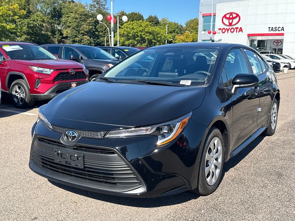 2026 Toyota Corolla LE photo 3