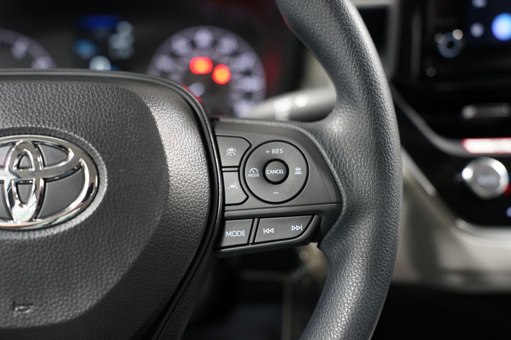 2025 Toyota Corolla LE 13