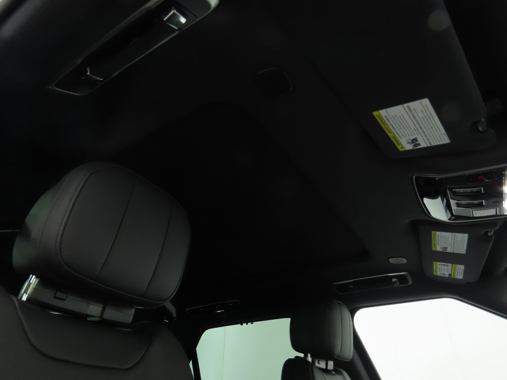 Thumbnail: 2025 Land Rover Range Rover Sport - 19