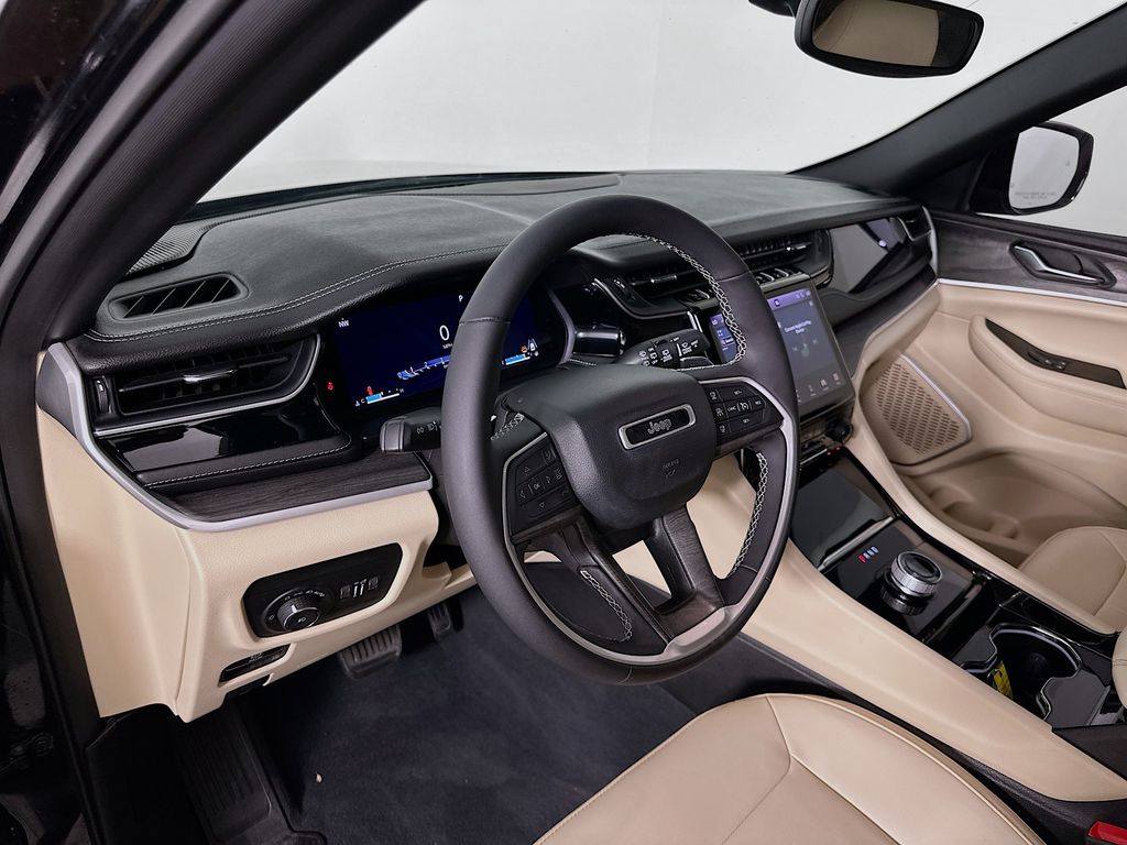 2023 Jeep Grand Cherokee Limited Edition 9