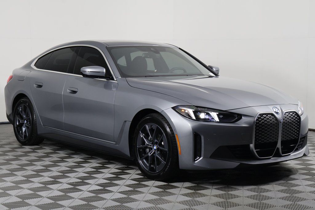 Thumbnail: 2025 BMW i4 - 3