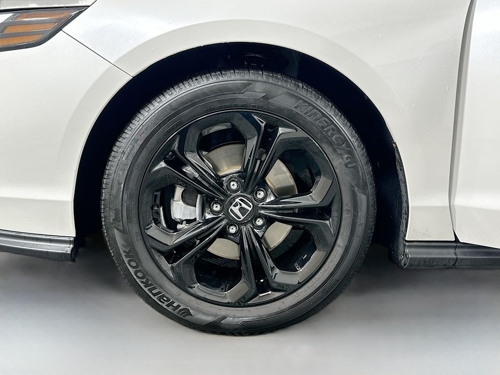 Thumbnail: 2025 Honda Accord - 32