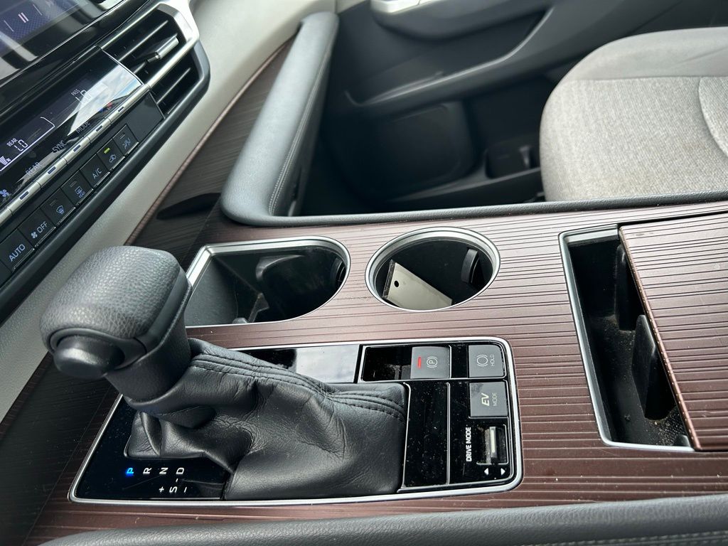 Thumbnail: 2021 Toyota Sienna - 22