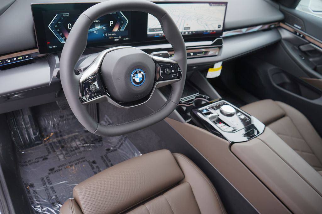 2025 BMW i5 xDrive40 13