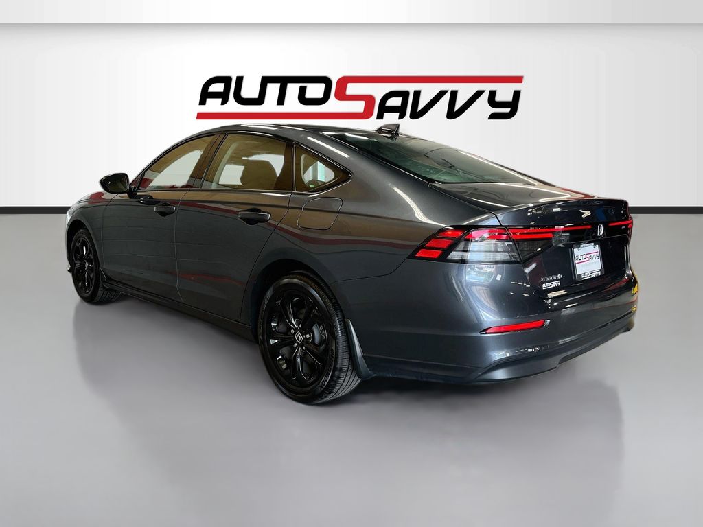 Used 2025 Charcoal Honda SE image 5