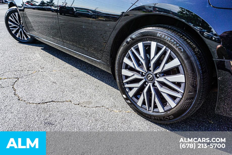 Used 2025 Black Nissan 2.5 SV image 15