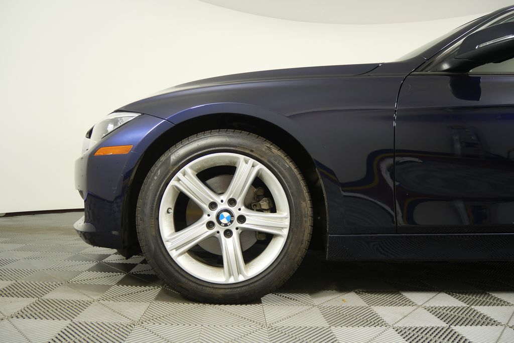 Thumbnail: 2013 BMW 3 Series - 7
