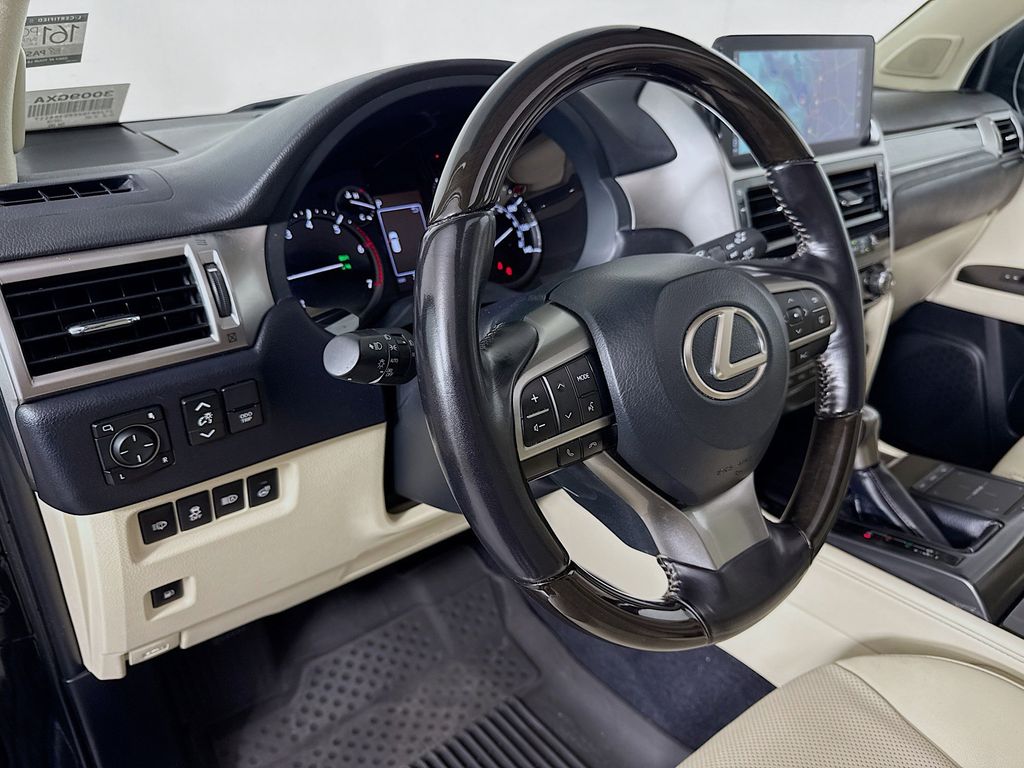 Thumbnail: 2023 Lexus GX - 9